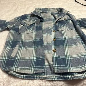 Beautiful womens Shacket medium